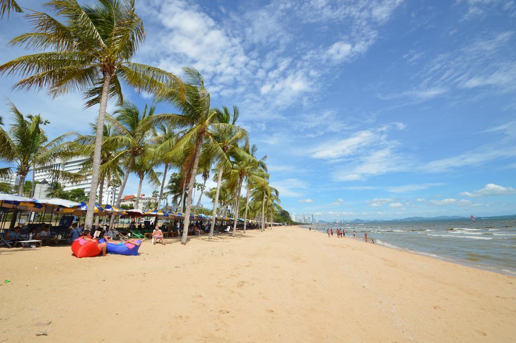 D.D. Inn Beach Guesthouse Pattaya Extérieur photo